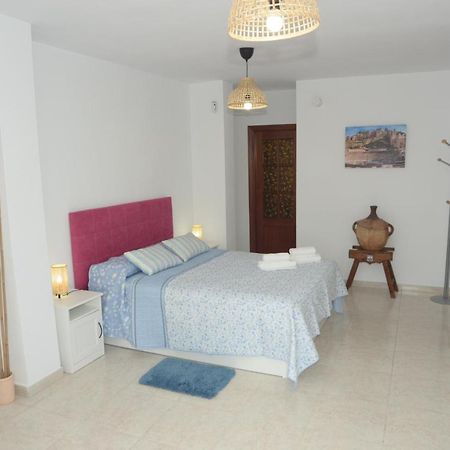 Habitacion Grande Con Terraza Privada, Malaga Centro Bagian luar foto
