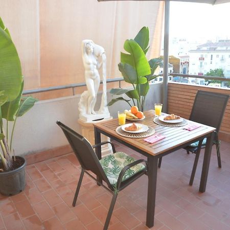 Habitacion Grande Con Terraza Privada, Malaga Centro Bagian luar foto