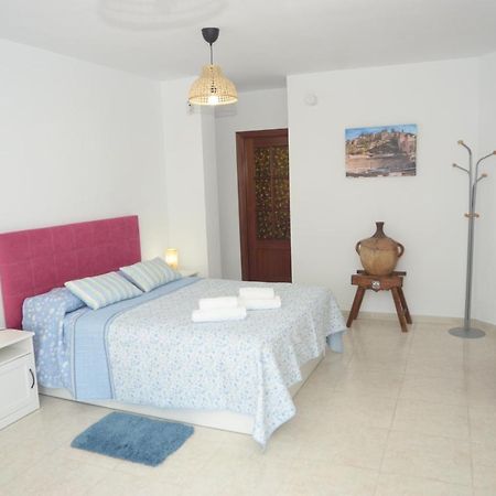 Habitacion Grande Con Terraza Privada, Malaga Centro Bagian luar foto