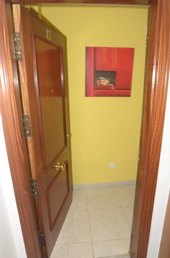 Habitacion Grande Con Terraza Privada, Malaga Centro Bagian luar foto