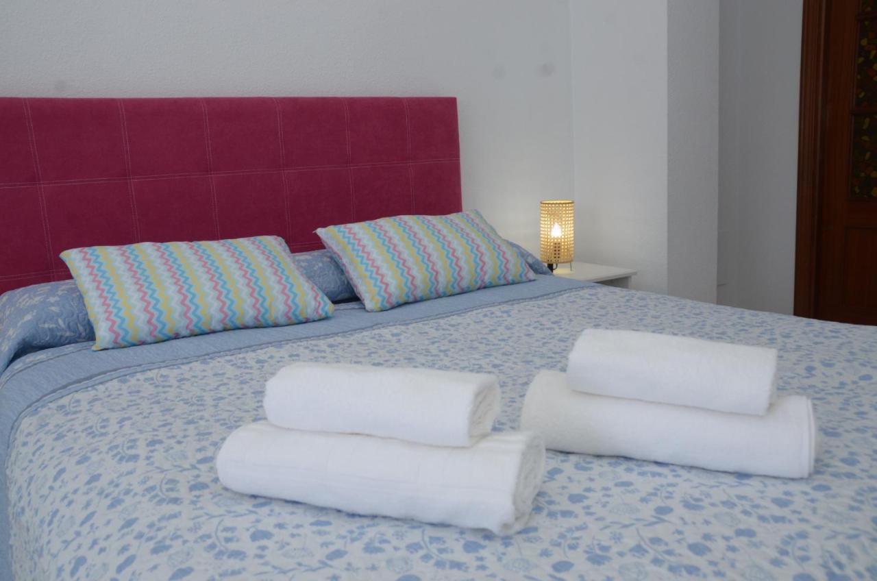 Habitacion Grande Con Terraza Privada, Malaga Centro Bagian luar foto