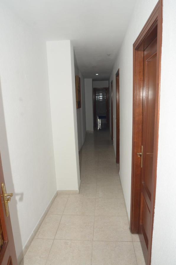 Habitacion Grande Con Terraza Privada, Malaga Centro Bagian luar foto