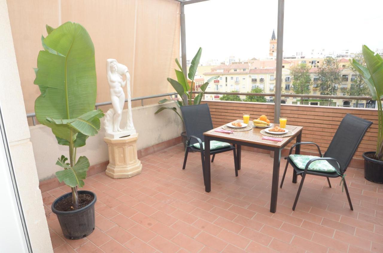 Habitacion Grande Con Terraza Privada, Malaga Centro Bagian luar foto