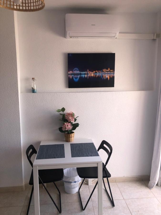 Habitacion Grande Con Terraza Privada, Malaga Centro Bagian luar foto